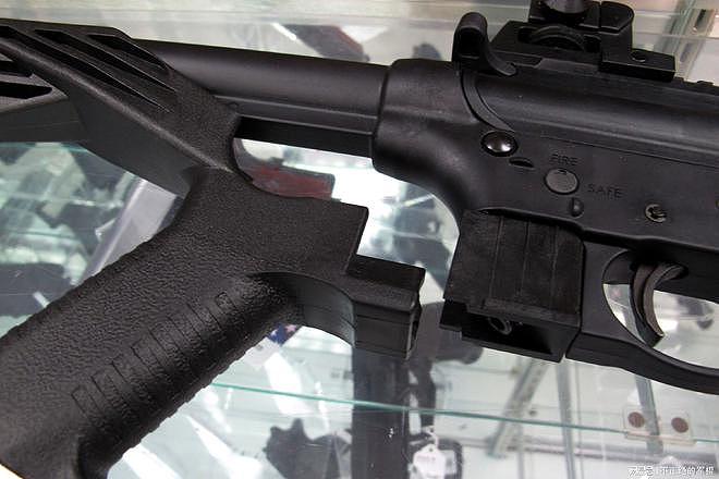 拉斯维加斯枪击案的速射神器：将半自动步枪改成全自动的撞火枪托 - 10