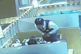 上海高校女生图书馆里被下药，监控拍下恐怖瞬间：别放过那个人渣 - 7
