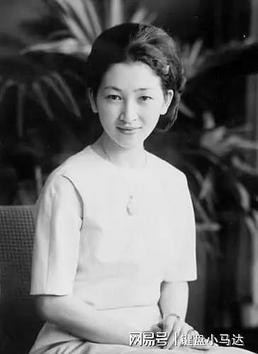 日本首位平民皇后，被婆婆迫害患失语症，天皇退位她公开拒绝合葬 - 1