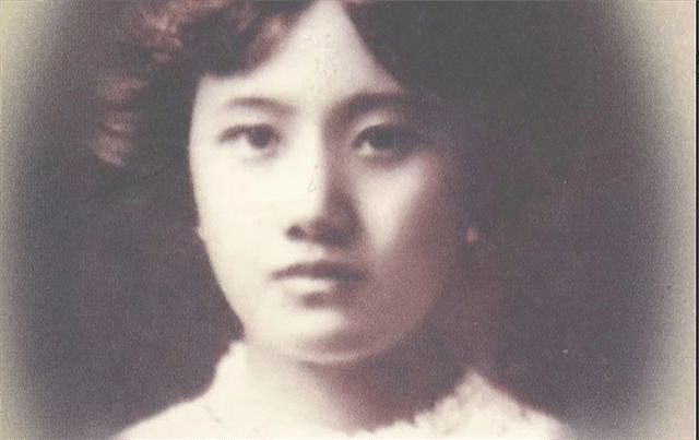 1929年上海女老板资助一落难青年，建国后重逢，对方已成开国上将 - 2
