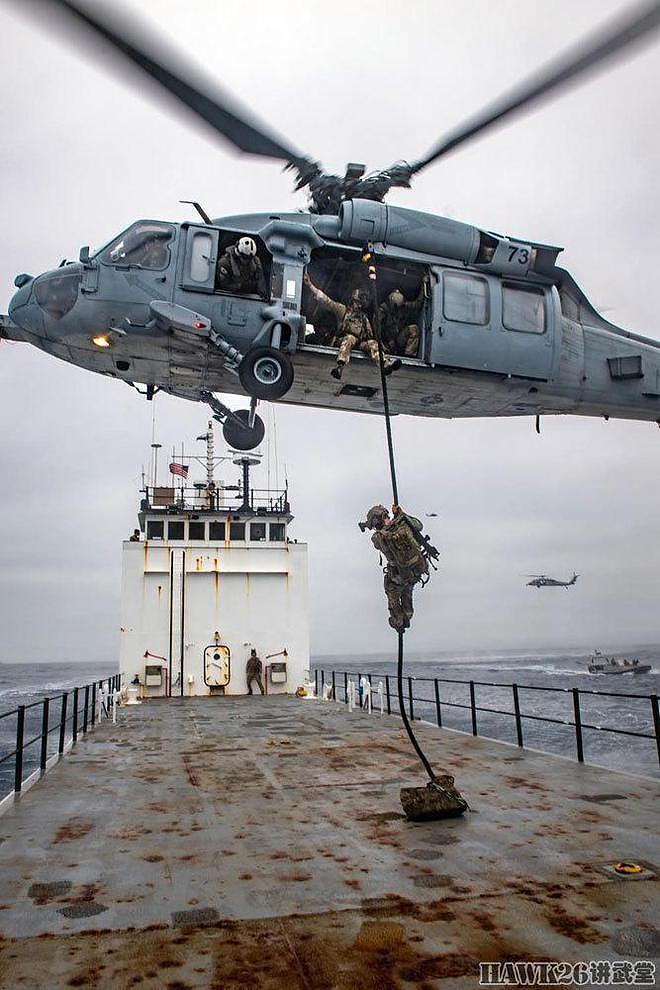 美国海岸警卫队如此凶残？直升机登船训练演习 堪比别国特种部队 - 5