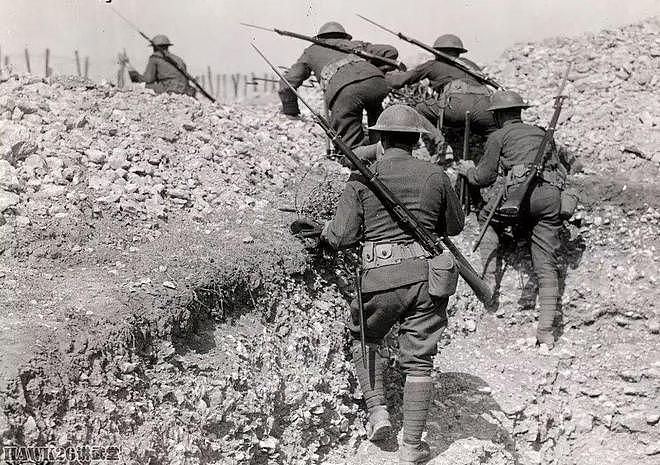 第一次世界大战残酷的战壕争夺战 中世纪狼牙棒与霰弹枪收割生命 - 16