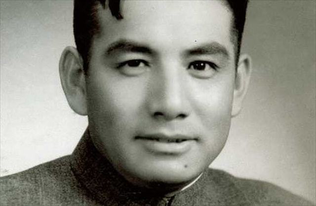 他是张灵甫长子，投身教育二十载，替父领抗日纪念章，称其为将军 - 4