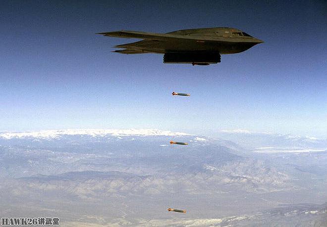 美军计划为B-2隐形轰炸机装备5000磅级钻地炸弹 提高对地打击能力 - 9
