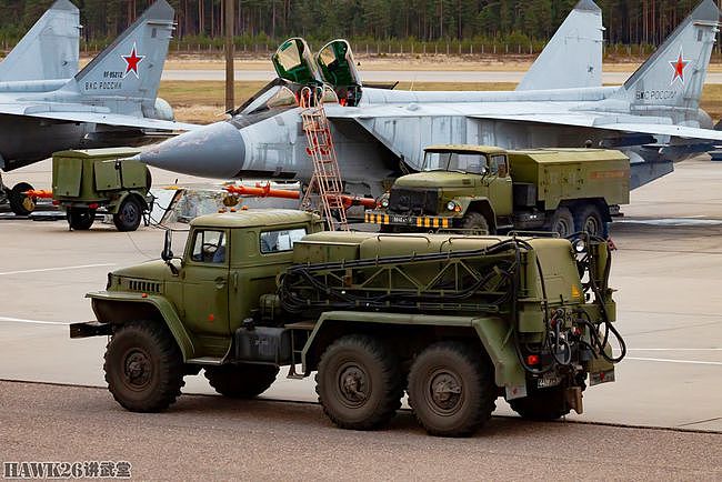集腋成裘：俄罗斯全新制造图-160轰炸机 苏-75战机公开即被恶搞 - 3