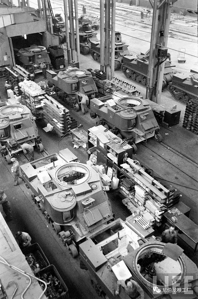 汽车城日常：二战美军M3中型坦克的生产线留影 - 13