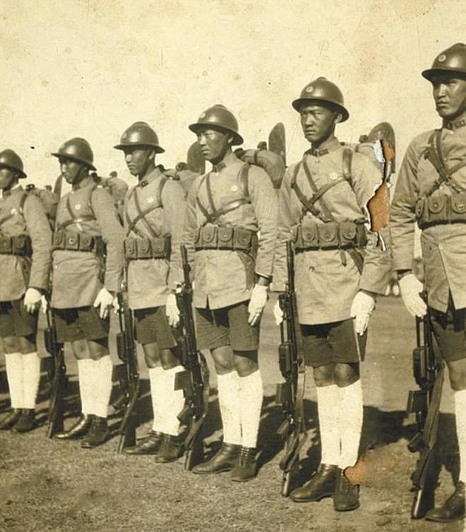 抗战时期滇军士兵的11件单兵物品，清一色的法式装备 - 1