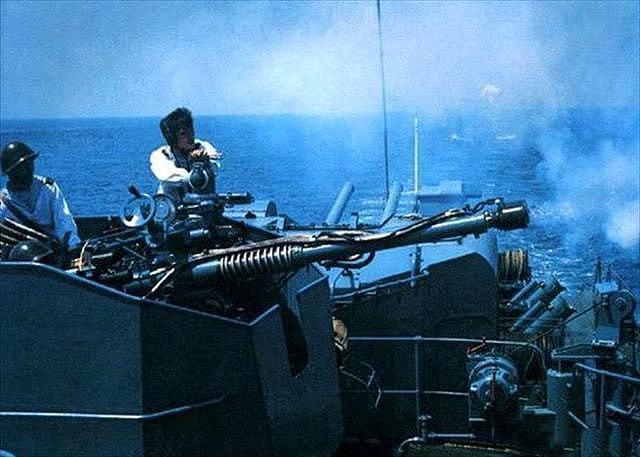 1988年赤瓜礁海战：一战奠定中国南海地位，是谁打响的第一枪？ - 8