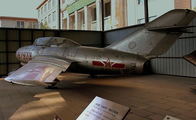 它是苏联第一代战机 产量超16500架 是美制F-86佩刀的噩梦 - 12