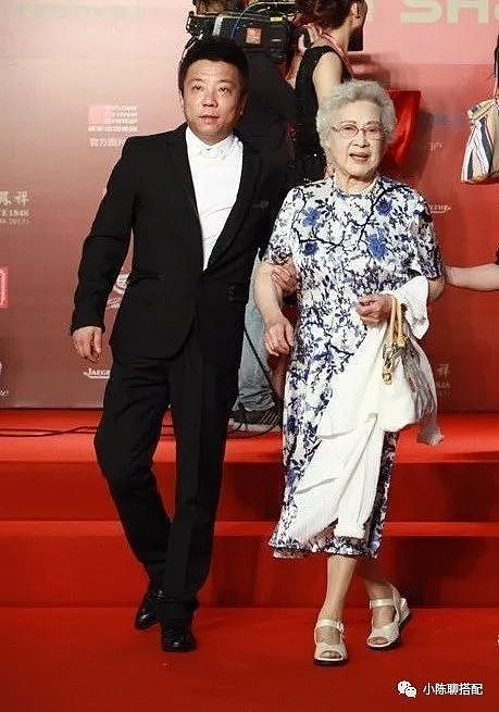 被周总理称为“中国最美女性”，已99岁的秦怡老了依旧如此美丽 - 6