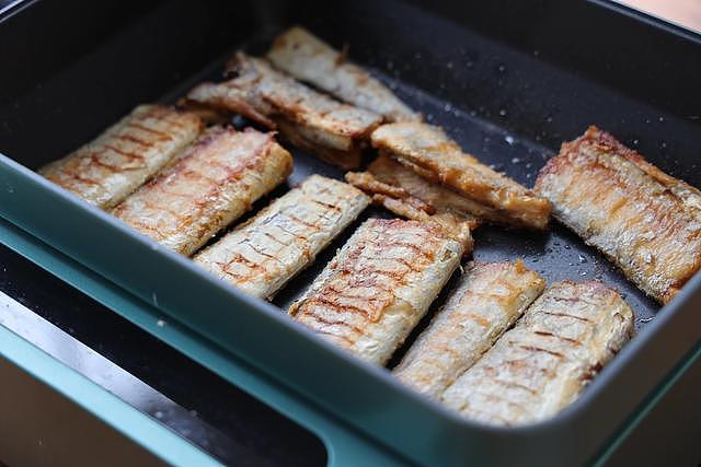 带鱼这样煎，肉质鲜嫩入味，而且简单好做，大暑过后马上做起来 - 8
