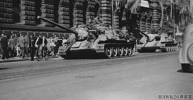 图说：SU-100自行反坦克炮 最强综合战斗力 德国重型坦克终结者 - 11