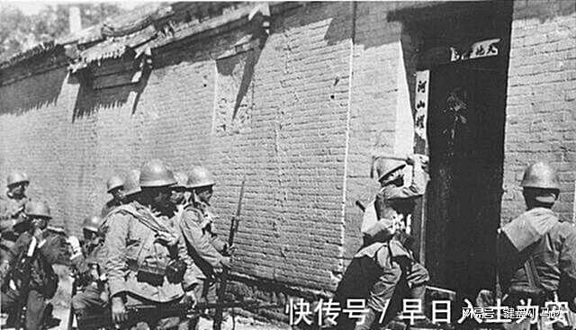 日本人闯入中国老人家中，老人用日语破口大骂，日军听后匆匆撤退 - 1