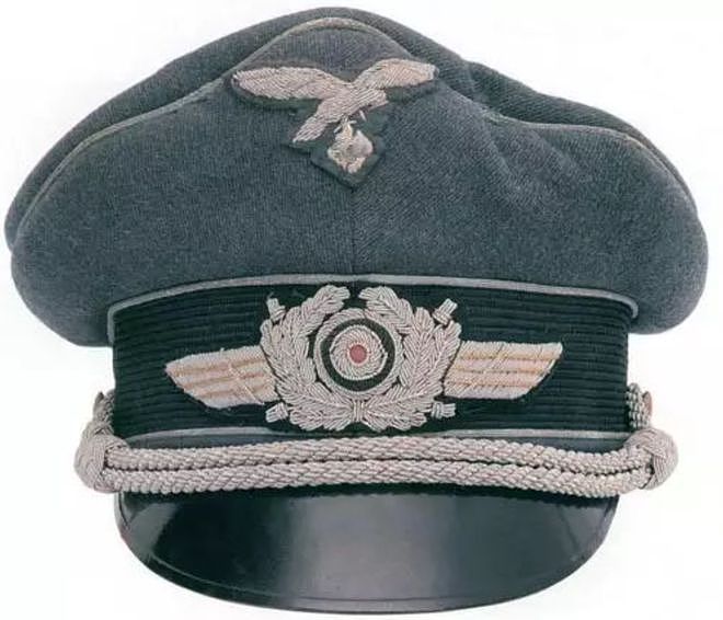 二战德国陆军的十大战斗帽，迷彩款式在当年很前卫 - 1