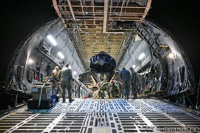 C-5M“银河”战略运输机卸载F-22隐形战机“猛禽”将前往博物馆 - 3