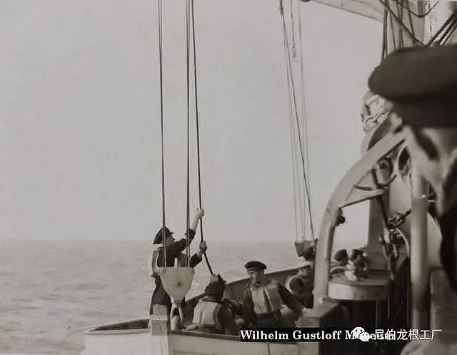 驶向毁灭深渊的欢乐方舟：德国“威廉·古斯特洛夫”号邮轮图集 - 18