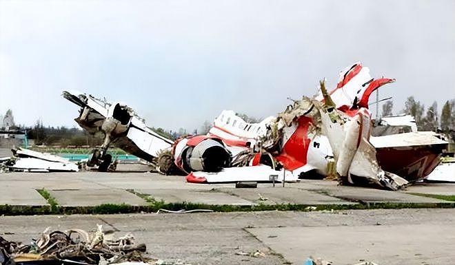 波俄和解之际，波兰总统专机坠毁在俄罗斯境内，是意外还是阴谋 - 1