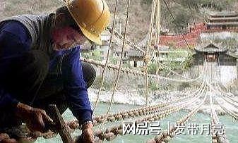 泸定桥13根铁链一万多铁环共40吨，在三百年前建造它到底有多难？ - 3