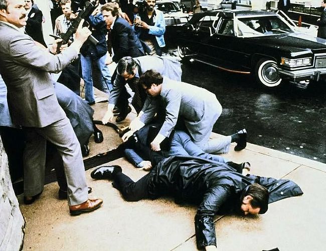 1981年美国里根总统刺，凶手辛克利3秒连开6枪，后来怎么样了 - 5