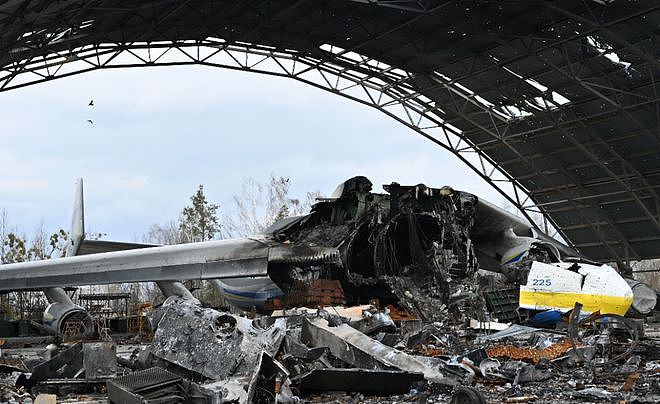 俄军撤离基辅后 安东诺夫机场成废墟 梦想号已成残骸 - 2
