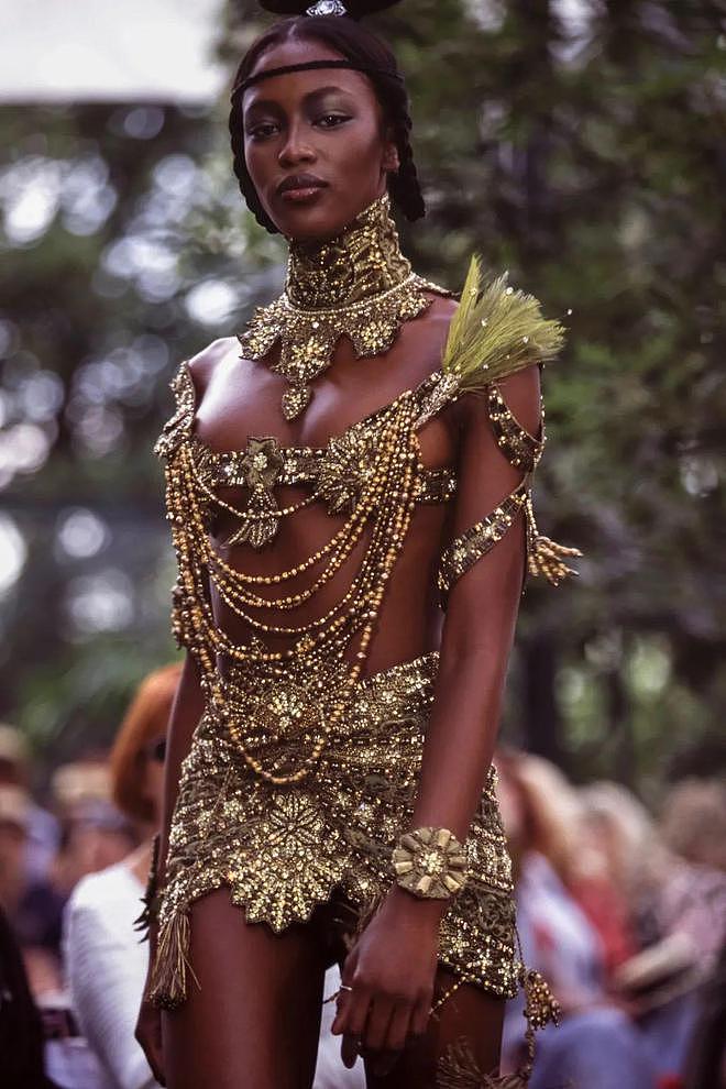 从爱死机《吉巴罗》中窥见那个极尽华丽的“黄金”时尚年代 - 40