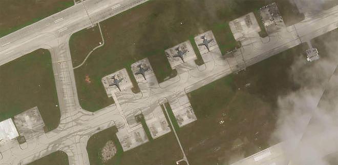 四架B-1B轰炸机，出现在关岛安德森空军基地，美国想在西太搞事？ - 2