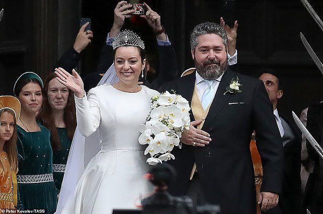 俄罗斯100多年来首个“王室婚礼”！40岁大公国大婚，新娘有点胖 - 3