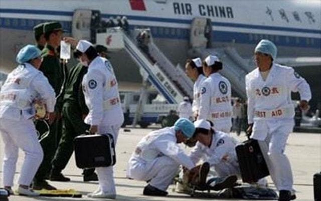 国航981航班遇劫，男子威胁不飞韩国就炸机，被机长一脚踹下飞机 - 9