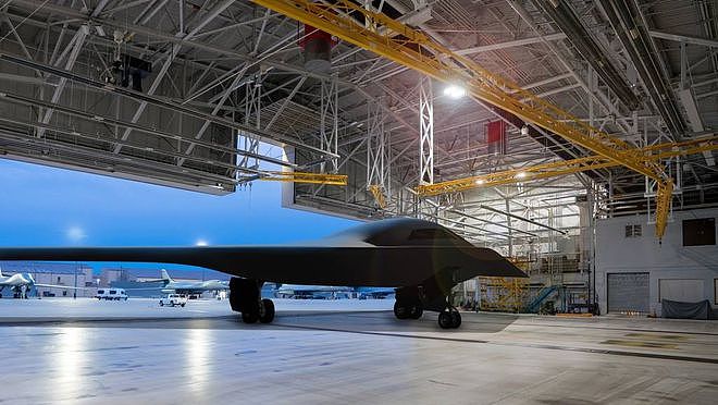 美国B-21轰炸机将首飞，首批将采购100架，总费用达到2030亿美元 - 1