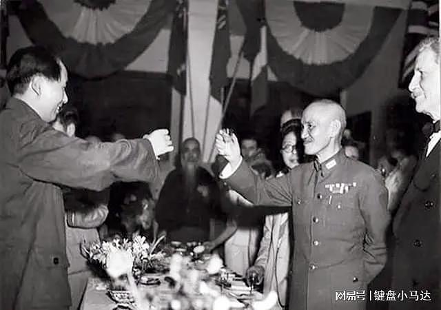 重庆谈判：蒋介石从一支烟断定毛主席是个厉害角色 - 8