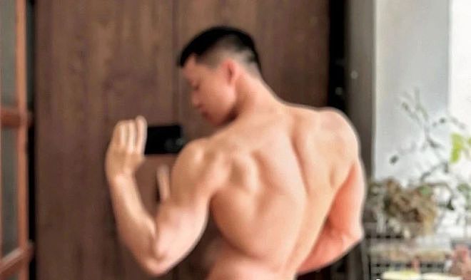 38岁体操冠军张宏涛身材自拍照曝光，这肌肉是认真的吗？ - 1