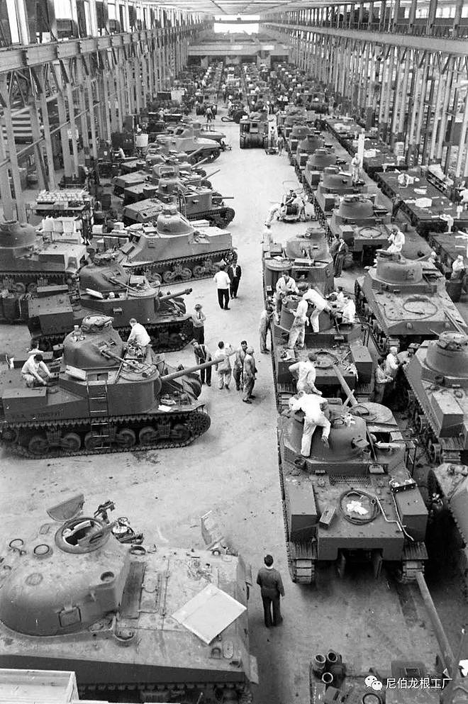 汽车城日常：二战美军M3中型坦克的生产线留影 - 25