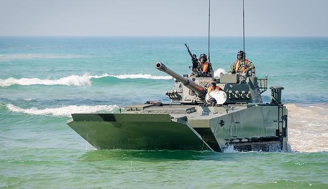 航速世界第一！国产新式两栖突击车出口泰国，提升其两栖作战能力 - 1