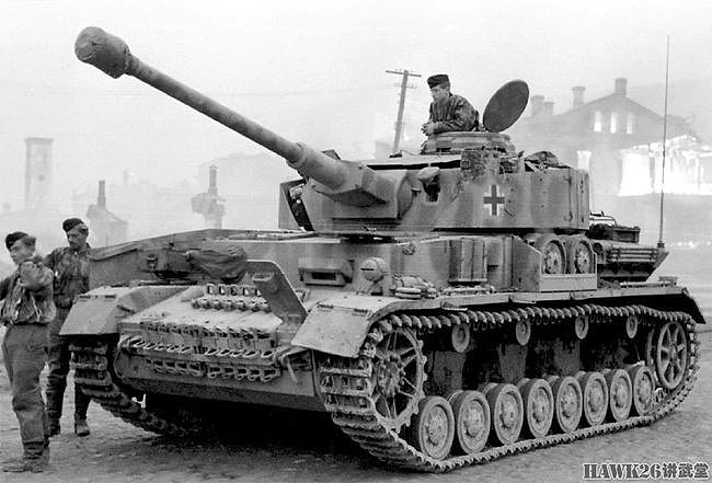 图说：SU-85坦克歼击车 源自T-34中型坦克 临危受命阻挡德军铁蹄 - 3