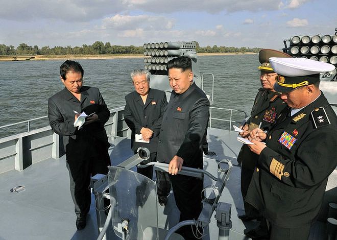 朝海军再添利器，首艘核攻击潜艇已下水，并以前海军将领命名 - 10