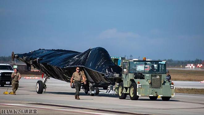 C-5“银河”战略运输机飞抵廷德尔基地 运送一架F-22前往博物馆 - 4