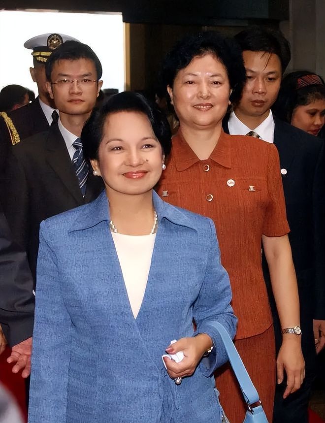 菲律宾女总统阿罗约：硬扛美国压力，和中国要好，自称中国儿媳妇 - 7