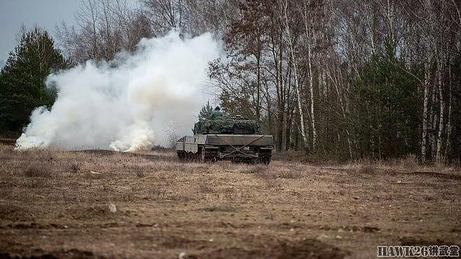 波兰总统视察第10装甲旅 正培训乌克兰士兵 掌握豹2坦克操作技能 - 31