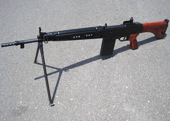 日本战后自行研制的第一款自动步枪 - 28