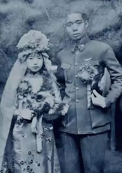 同日寇死战却不敢面对妻子的玻璃丈夫：抗战空军英雄的爱情与婚姻 - 36