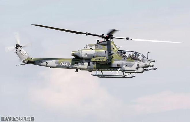 捷克空军接收首批两架AH-1Z“蝰蛇”年底前将形成十架机队规模 - 1