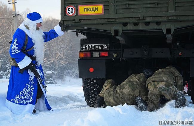 端着AK的严寒老人“战斗民族”硬核训练日 新兵第一个军营圣诞节 - 7