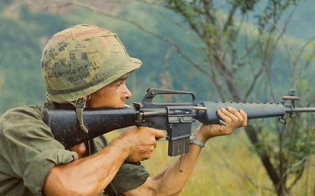 M16步枪已在美军服役长达半个世纪，它为何依旧没被取代？ - 12