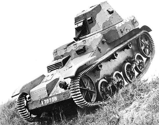 它是中国早期装备的坦克 买主不明 由法国制造 双人操纵 - 2