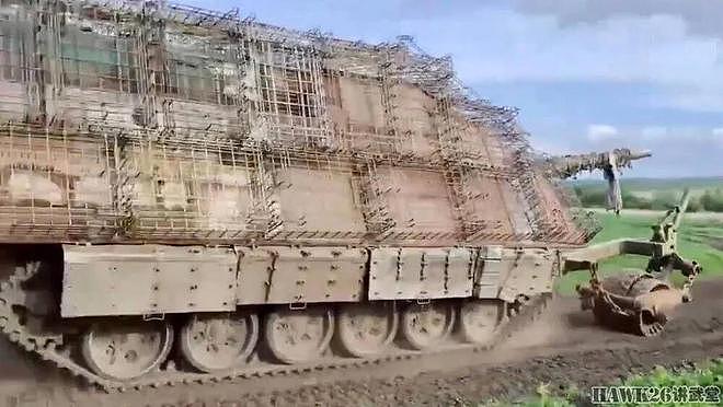 俄罗斯军队测试“FPV遥控坦克”改装自缴获的乌克兰T-72AMT - 7