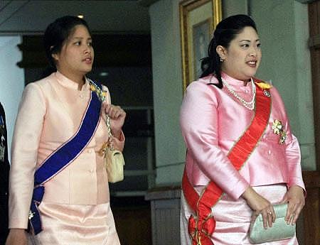 泰国180斤胖公主真该减肥了换波波头气质清纯，耳后别小白花好美 - 1