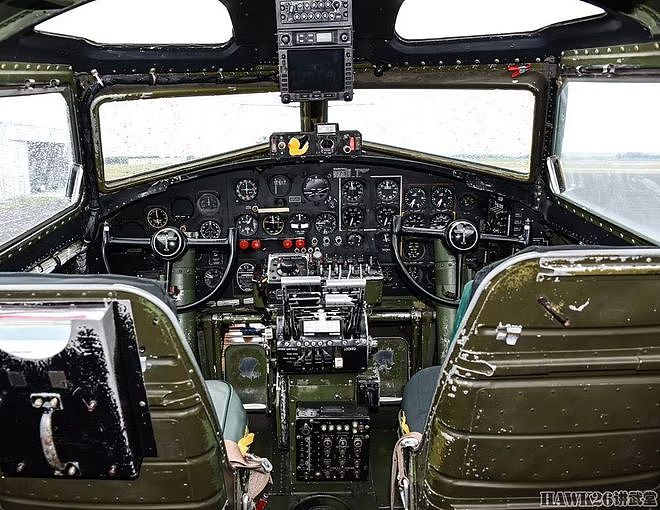 美国航空摄影师发布B-17珍贵照片 纪念11月12日因空中相撞坠毁 - 4