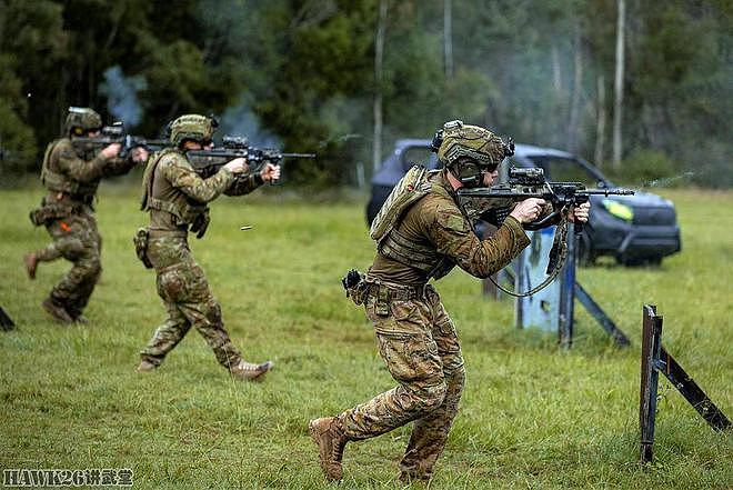 澳大利亚陆军实弹训练 最好的AUG登场 米尼米机枪悄然更换枪托 - 6