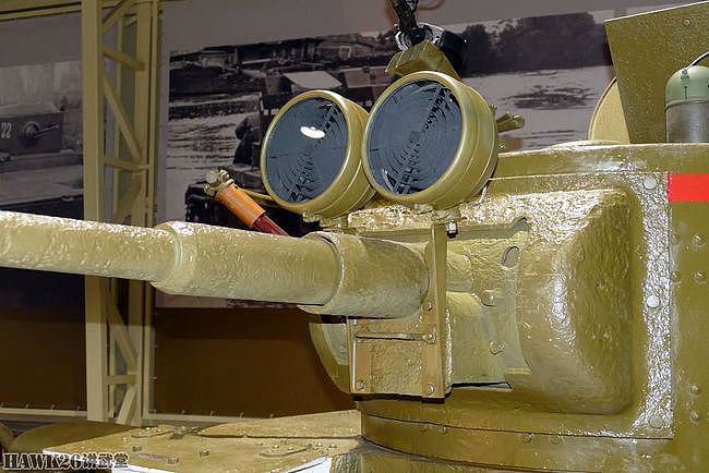 俄罗斯博物馆完善T-26轻型坦克 加装两个探照灯 复原当年夜战型号 - 7