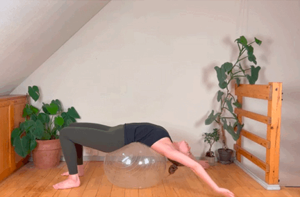 9个深度强化背肌的瑜伽球动作，背肌无力的一定要多练 - 10